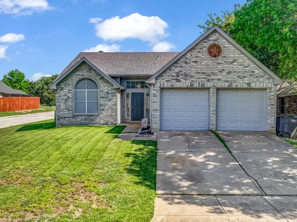 9968 Pack Saddle Trl, Fort Worth, TX 76108