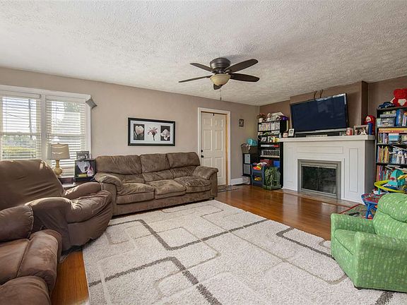 3rd image of 5150 Illinois St