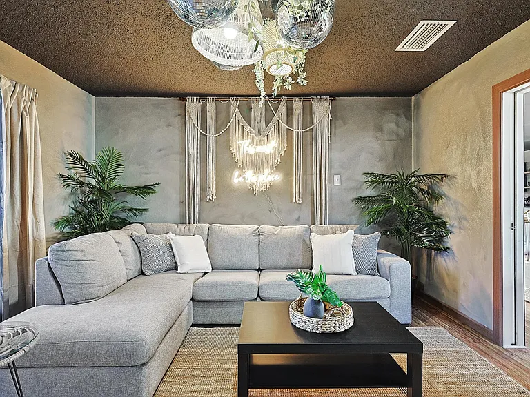 708 Azalea Dr — Photo 18