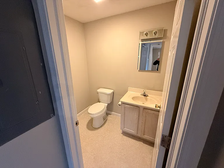 327 W Trinity Ave — Photo 13