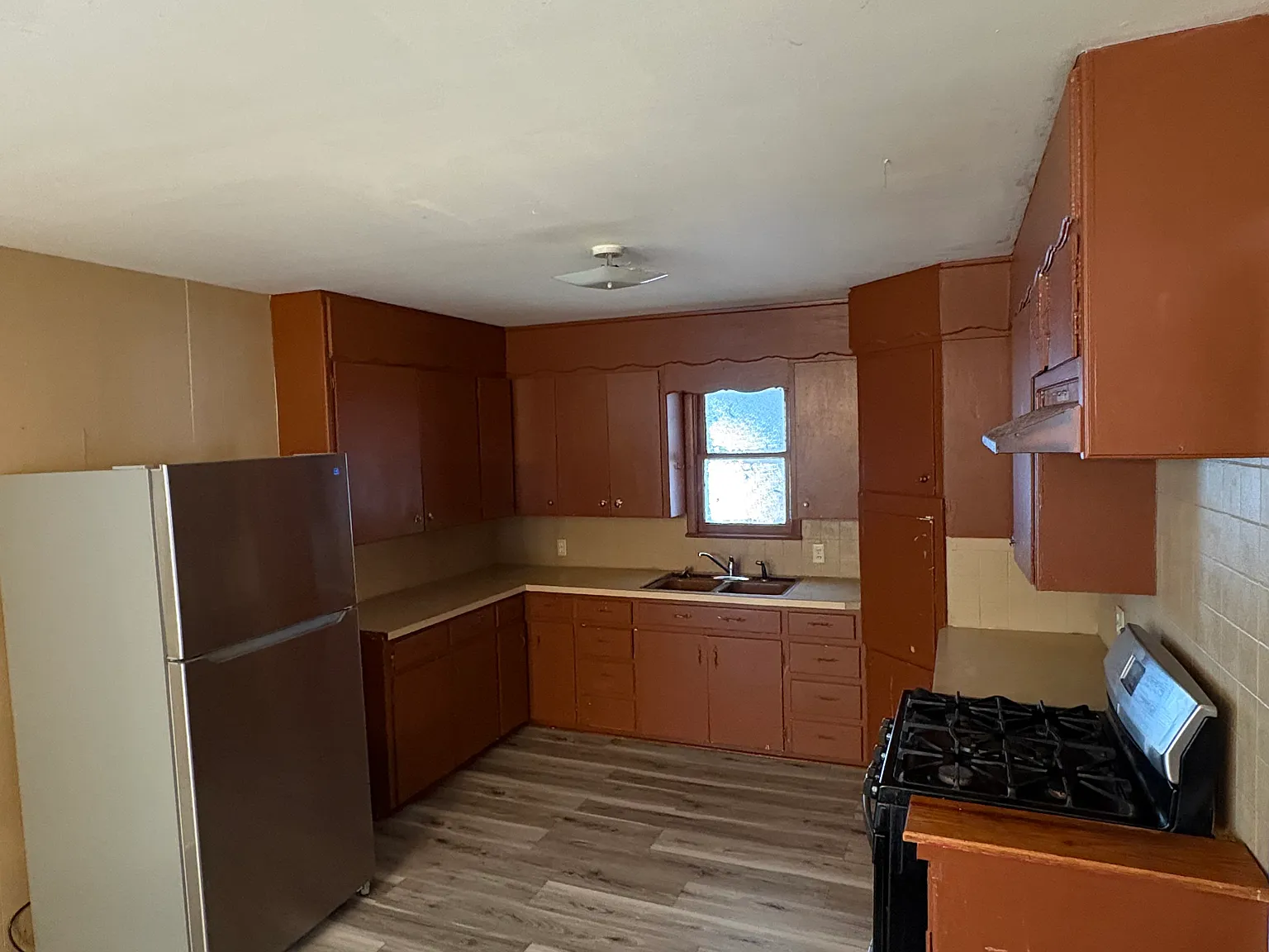 3 bed, 1745 sqft, $700 — Photo 2