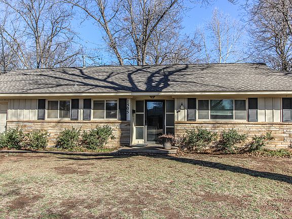 2nd image of 1505 Melrose Dr