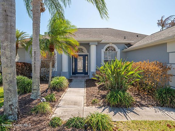 3rd image of 776 Autumn Glen Dr