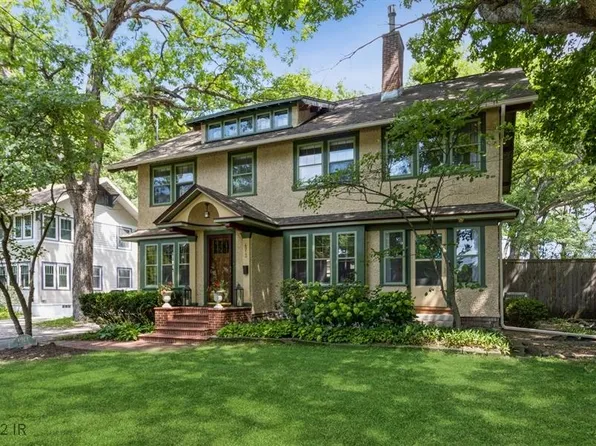 4913 Grand Ave, Des Moines, IA 50312