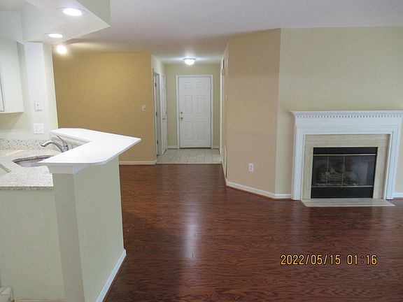 Gas fireplace