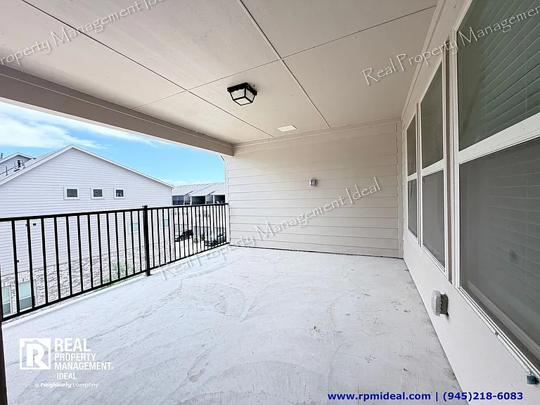 2130 Argolis Dr — Photo 29