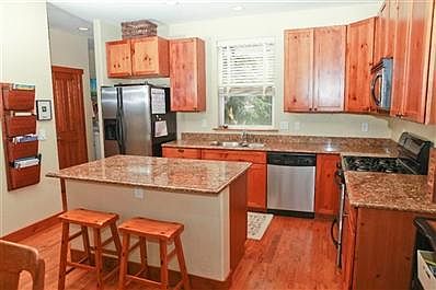 3rd image of 98 Wren Ct