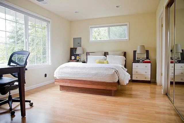 Spacious bedroom.