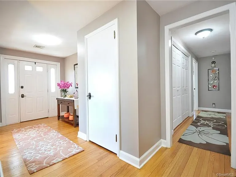 7 Lakeview Dr — Photo 6