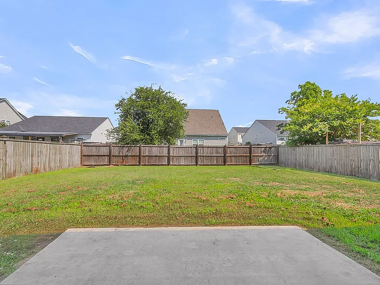 1104 Friartuck Trl — Photo 47