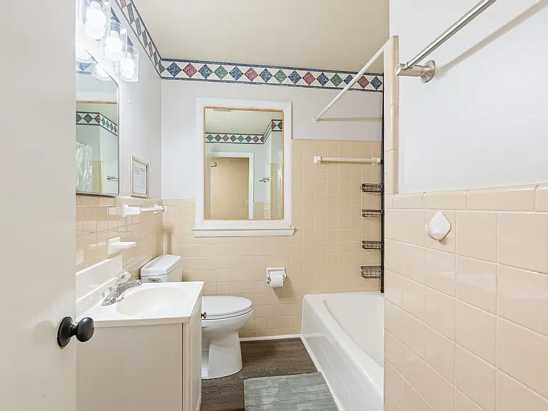 3711 Glendale Ln NW — Photo 3