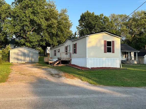418 Montjoy St, Falmouth, KY 41040