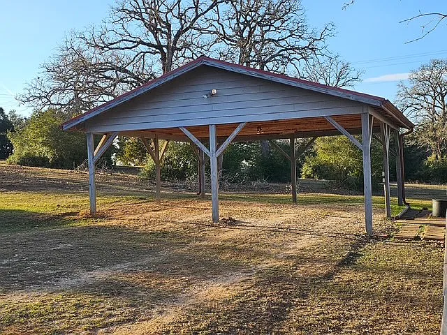 7403 FM 1624 — Photo 4