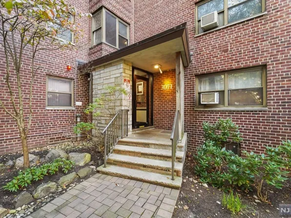 3071 Edwin Ave APT 5J, Fort Lee, NJ 07024