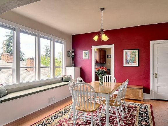 Sunny dining room