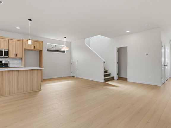 5th image of 12316 NE 107th Way