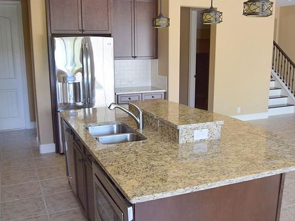 5th image of 15917 Persimmon Grove Dr