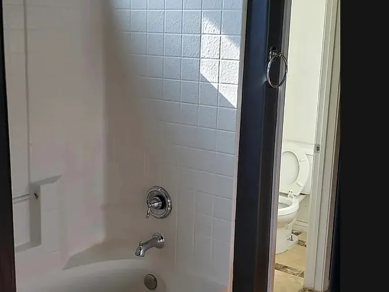 205 Derbyshire Dr — Photo 9