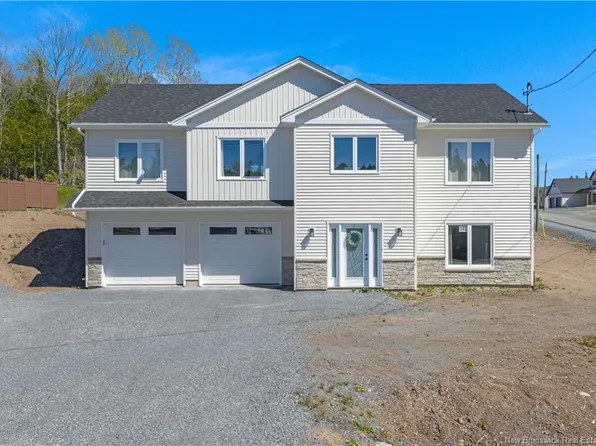 141 Montana Dr, Quispamsis, NB E2E 0W1