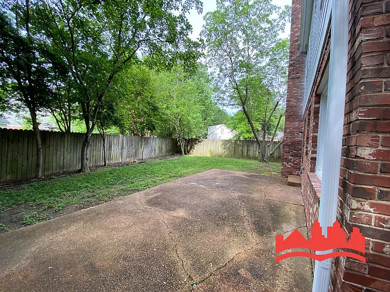 8510 Farmington Cv — Photo 26