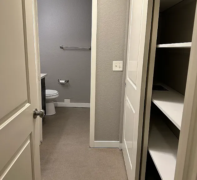 Emerald Place Apartments — Photo 7