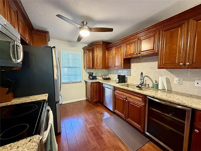 6905 Lake Place Ct — Photo 9