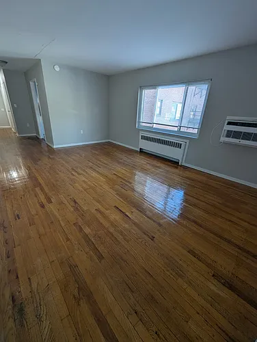 578 Whitney Ave Photo 1