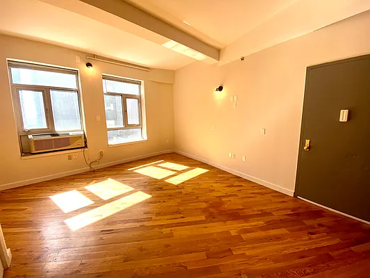 Rented by City Connections Realty | media 7