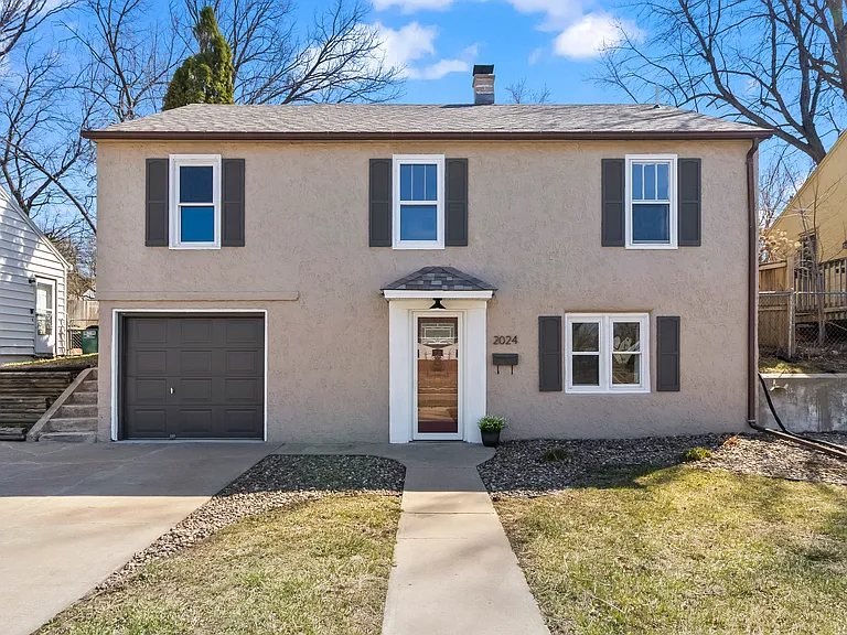 2024 S Covell Ave — Photo 1