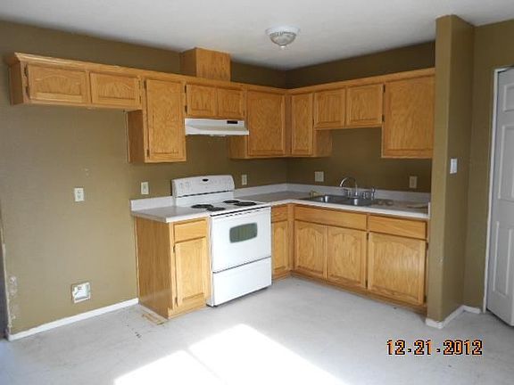 4th image of 1567 E San Pedro St