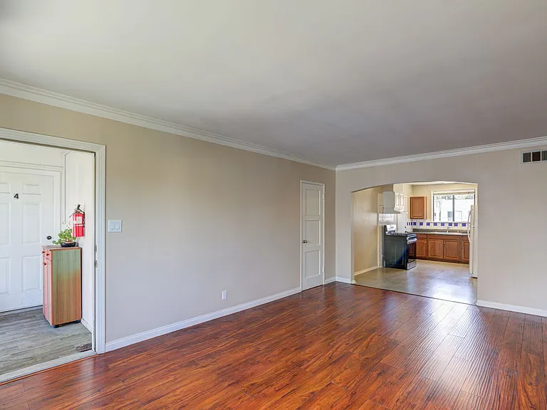 Plymouth Residences — Photo 4