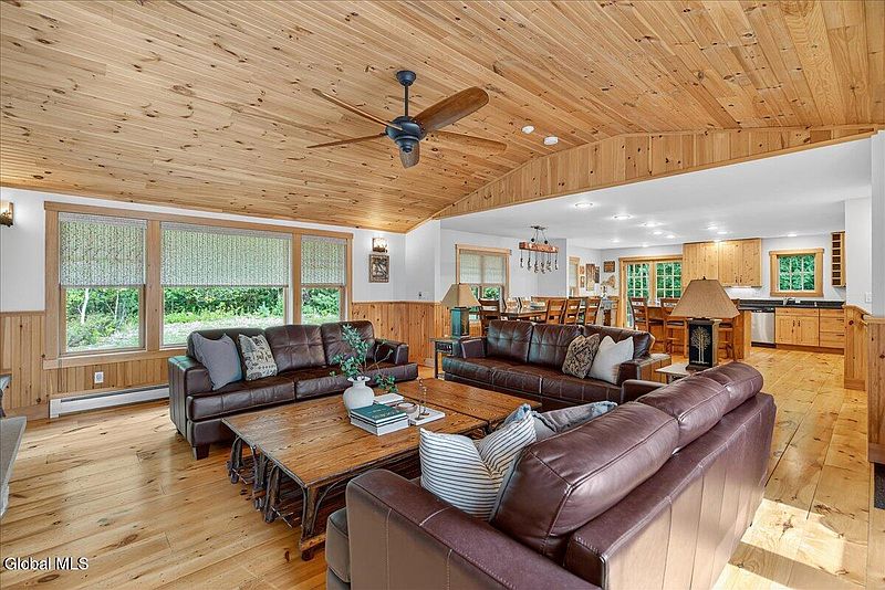 4th image of 82 Freebern Road