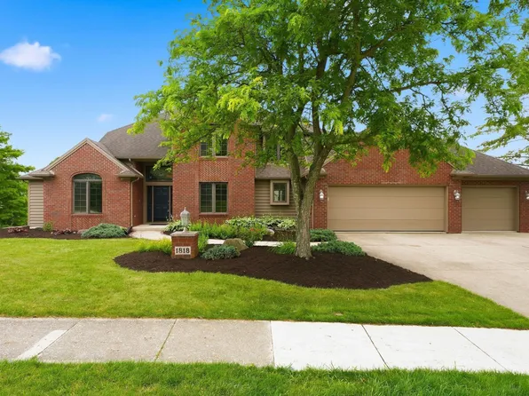 1818 Woodland Xing, Fort Wayne, IN 46825