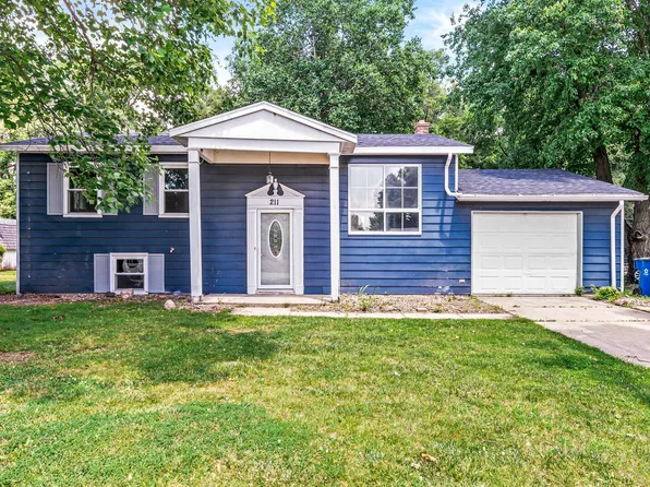 211 W 4th St, Bremen, IN 46506