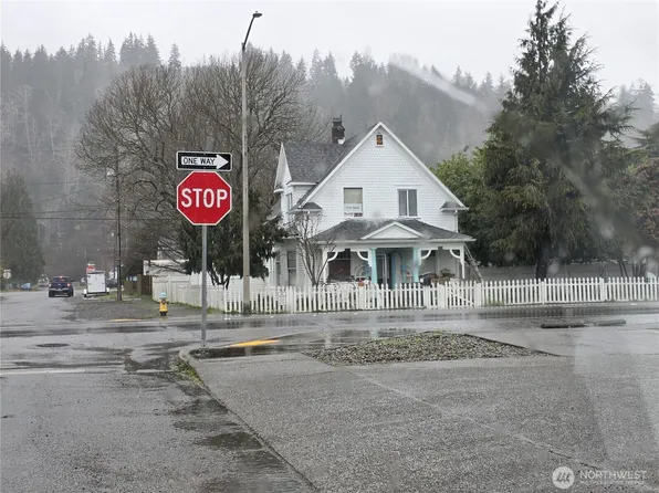 2701 Simpson Avenue, Hoquiam, WA 98550
