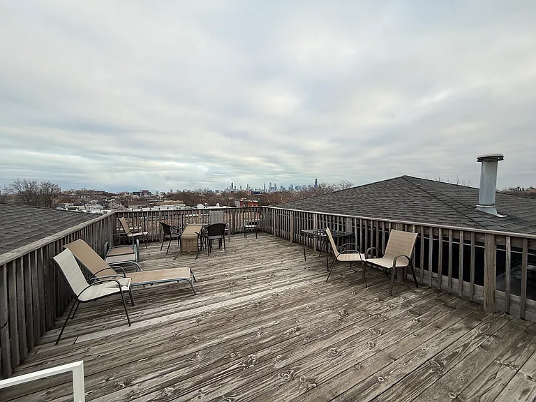 2720 W Cortland St #202 — Photo 17