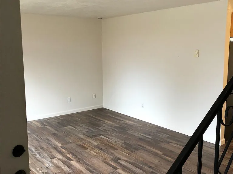 1250 NW 23rd St #16 — Photo 5