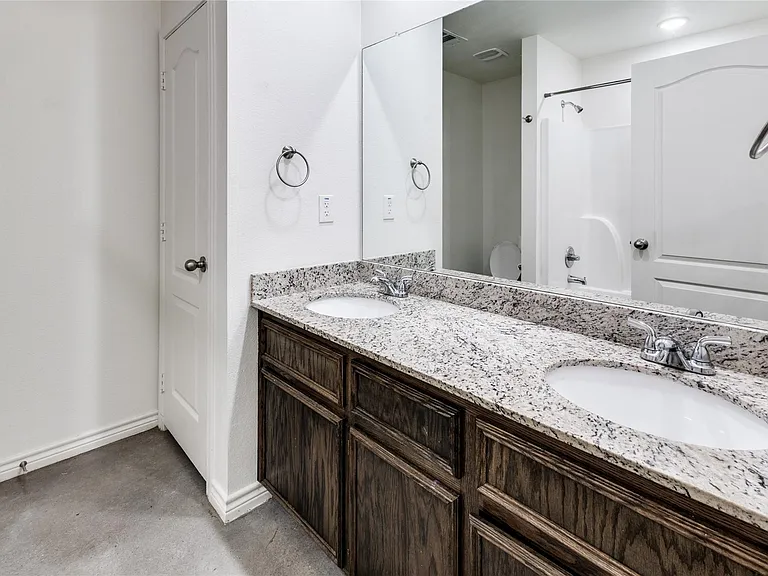 6011 Amelia Earhart Blvd #B — Photo 11