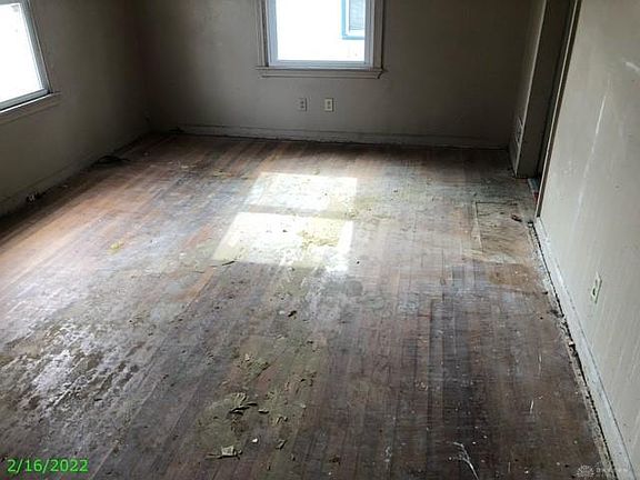 5th image of 1351 Kingsley Ave