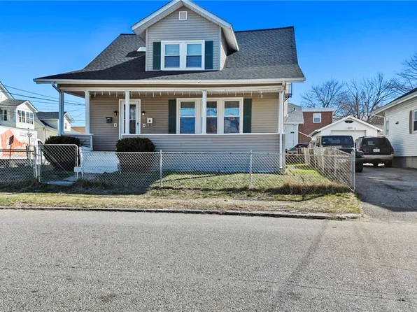 367 Orient Ave, Pawtucket, RI 02861
