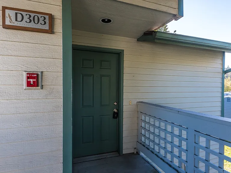 485 SW Bayshore Dr #D303 — Photo 17