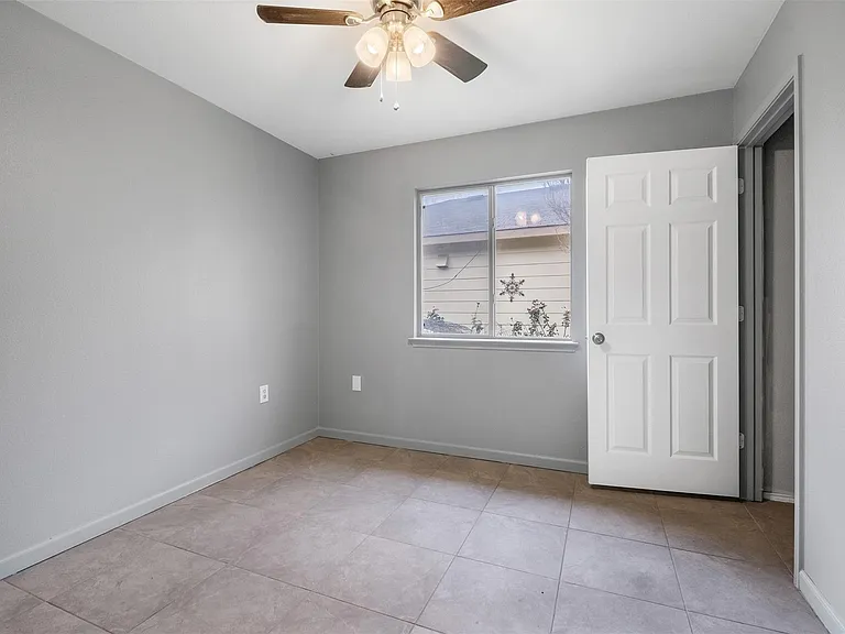 5813 Angel Dr — Photo 13