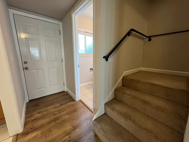 Farm Hill Manor — Photo 10