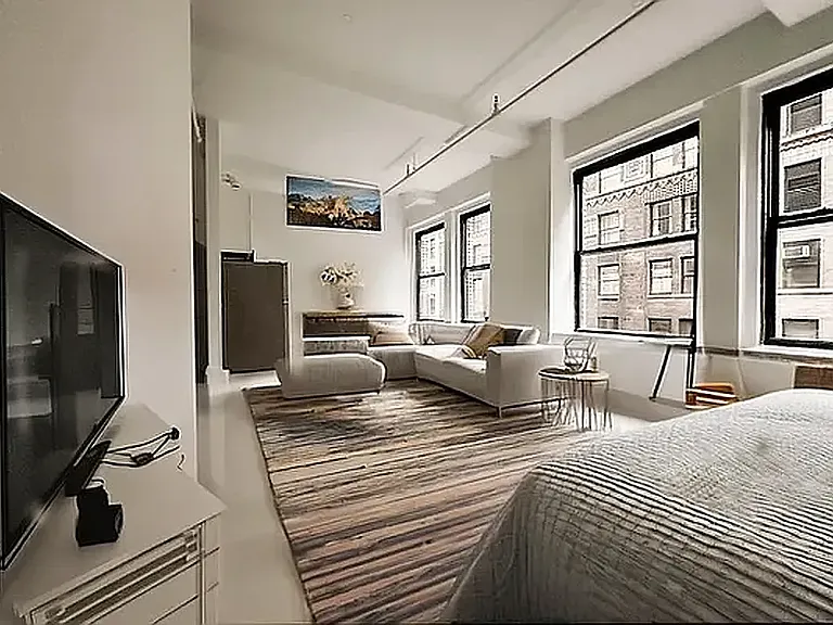 248 W 35th St #703 — Photo 1