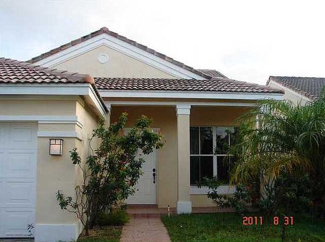 1st image of 875 Savannah Falls Dr