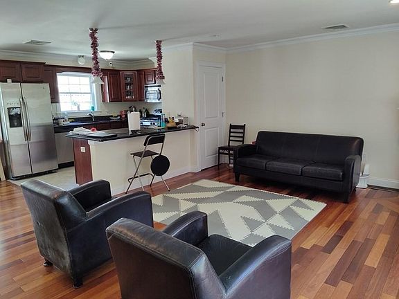 4th image of 580 Quarry St #12