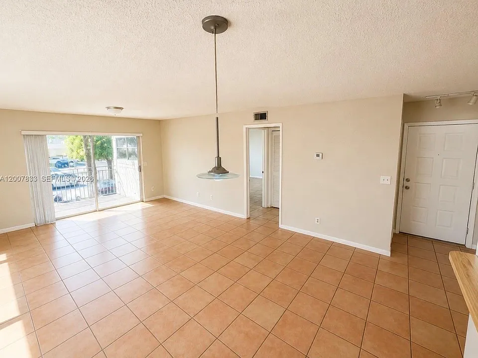 11251 SW 13th St #201