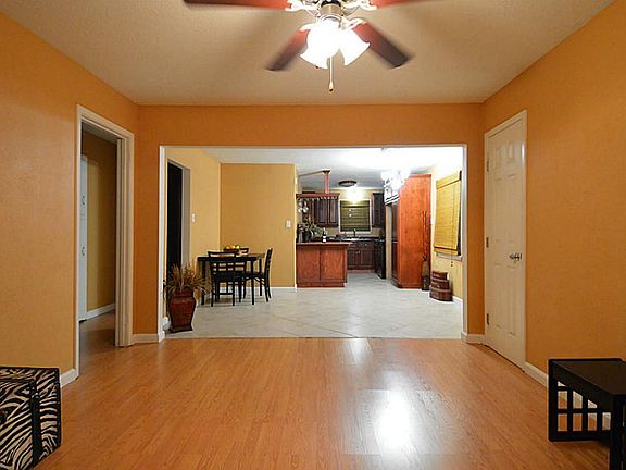 3rd image of 1502 Park Ave