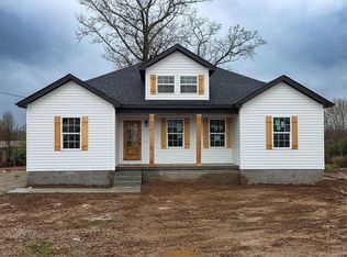 305 Hunters Cir, Russellville, KY
