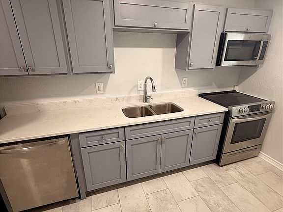 4th image of 3925 Inwood Rd #2016
